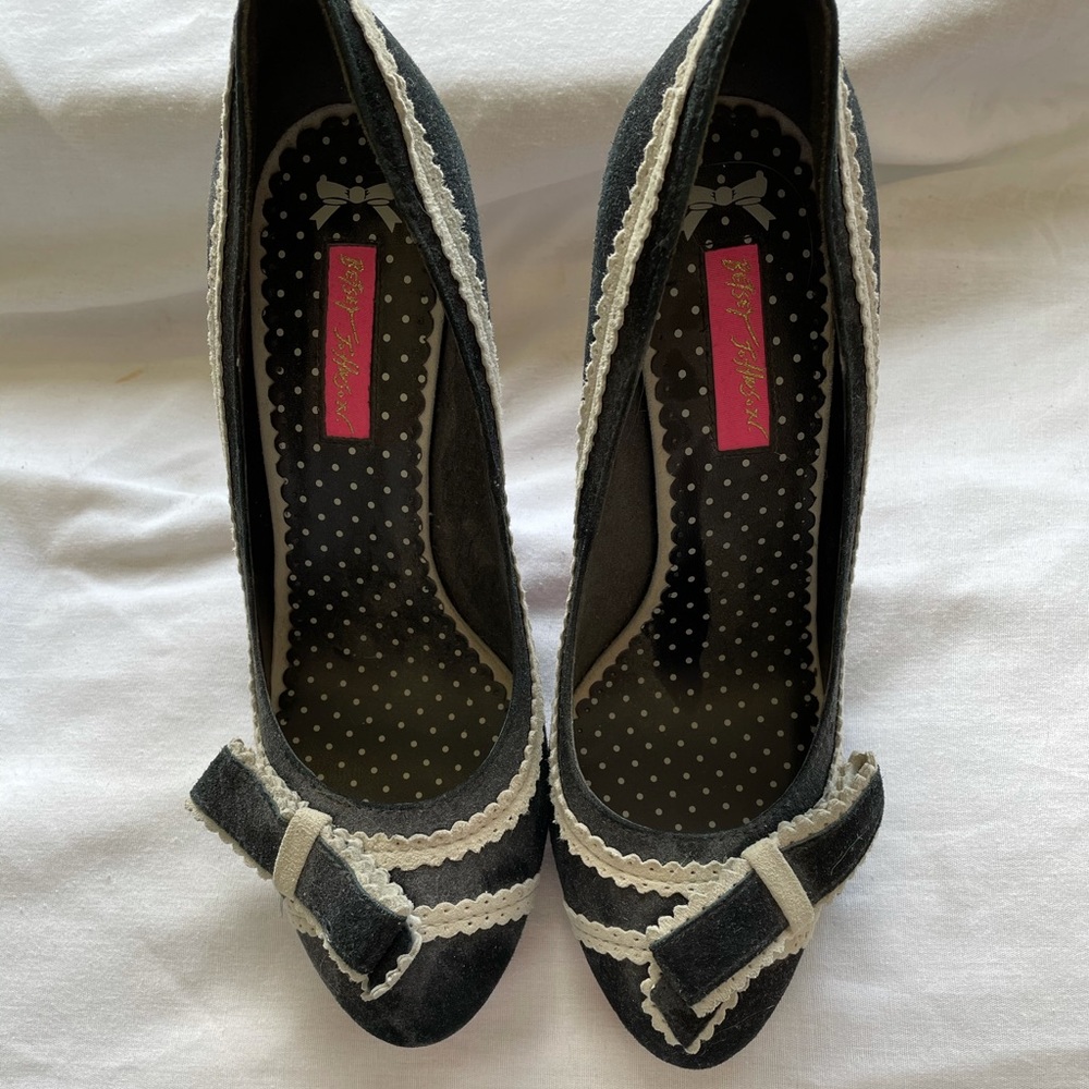 Betsy Johnson Pumps